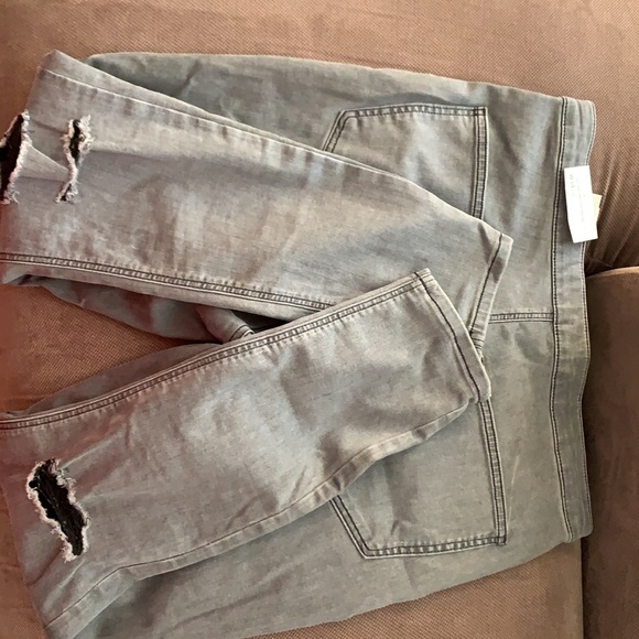 Brand new topshop ripped Joni jeans - Picture 3 of 4